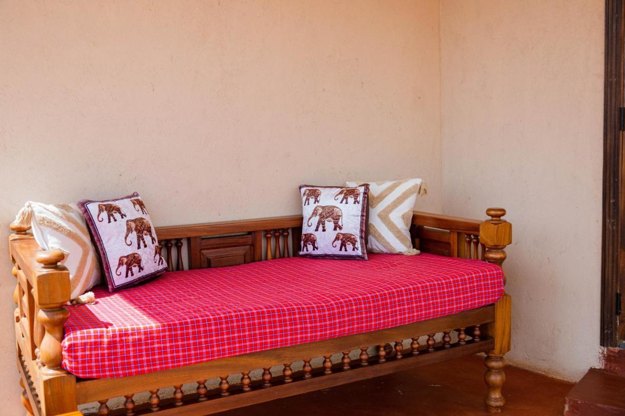 Wild Amboseli Ndovu Cottage. Exterior photo