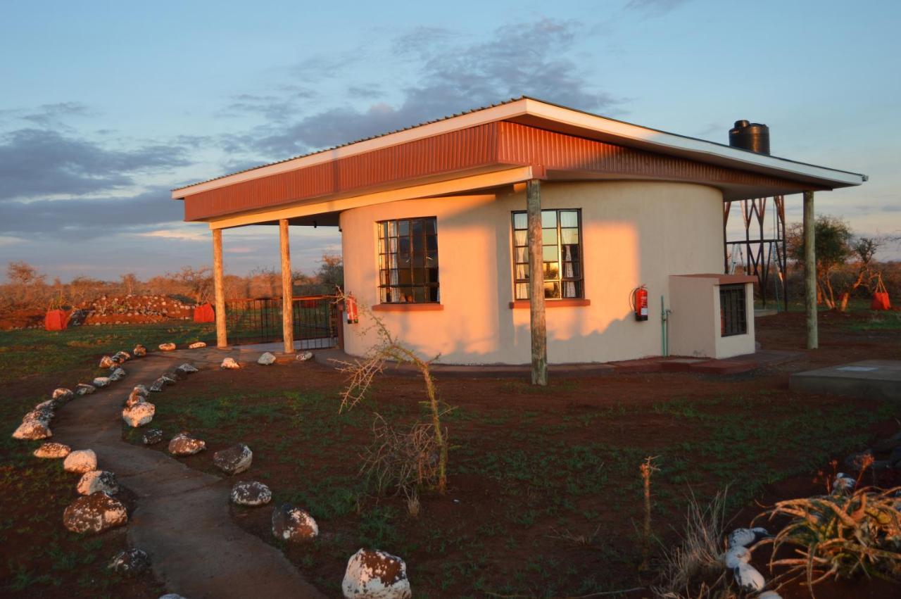 Wild Amboseli Ndovu Cottage. Exterior photo