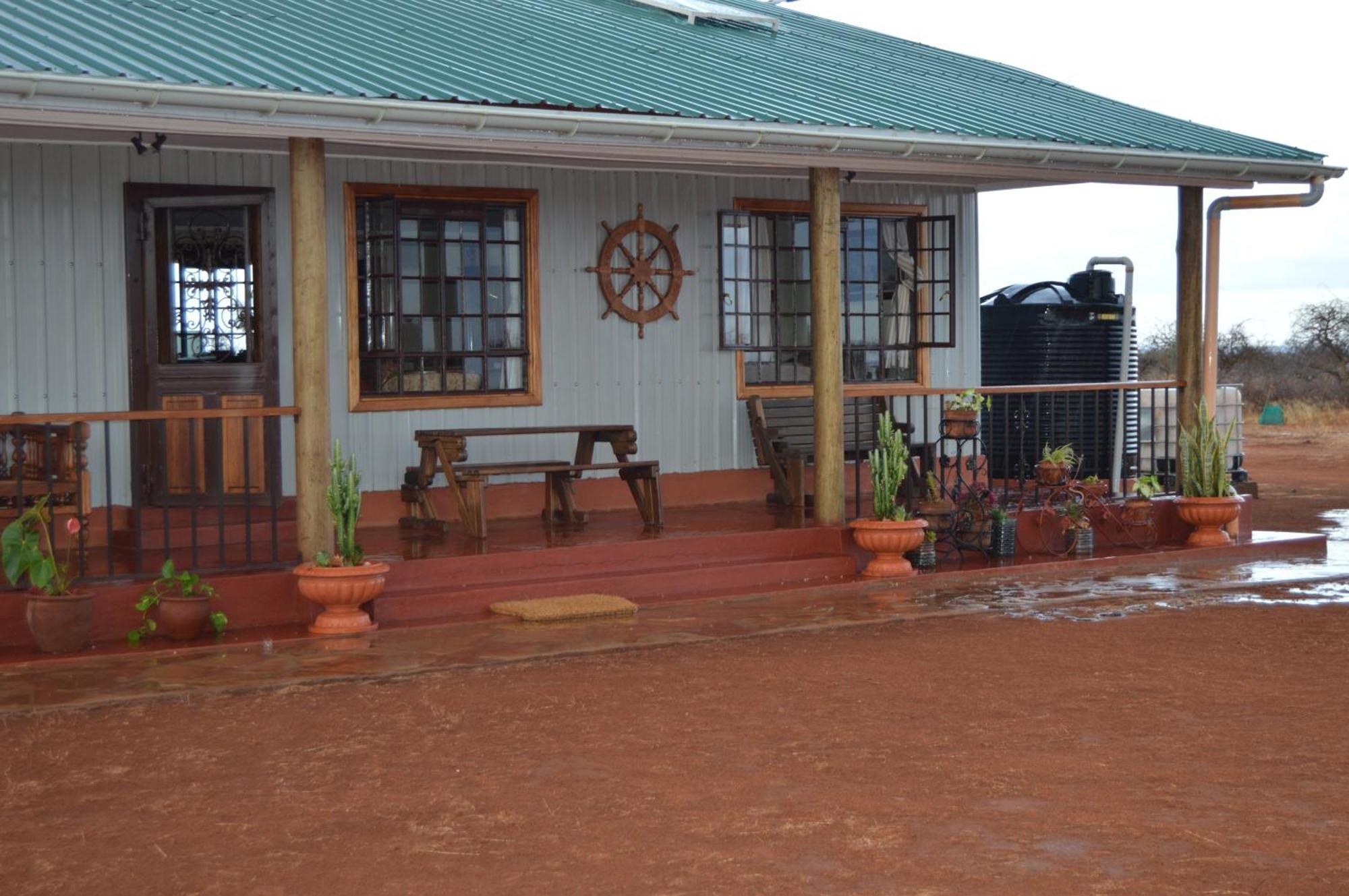 Wild Amboseli Ndovu Cottage. Exterior photo