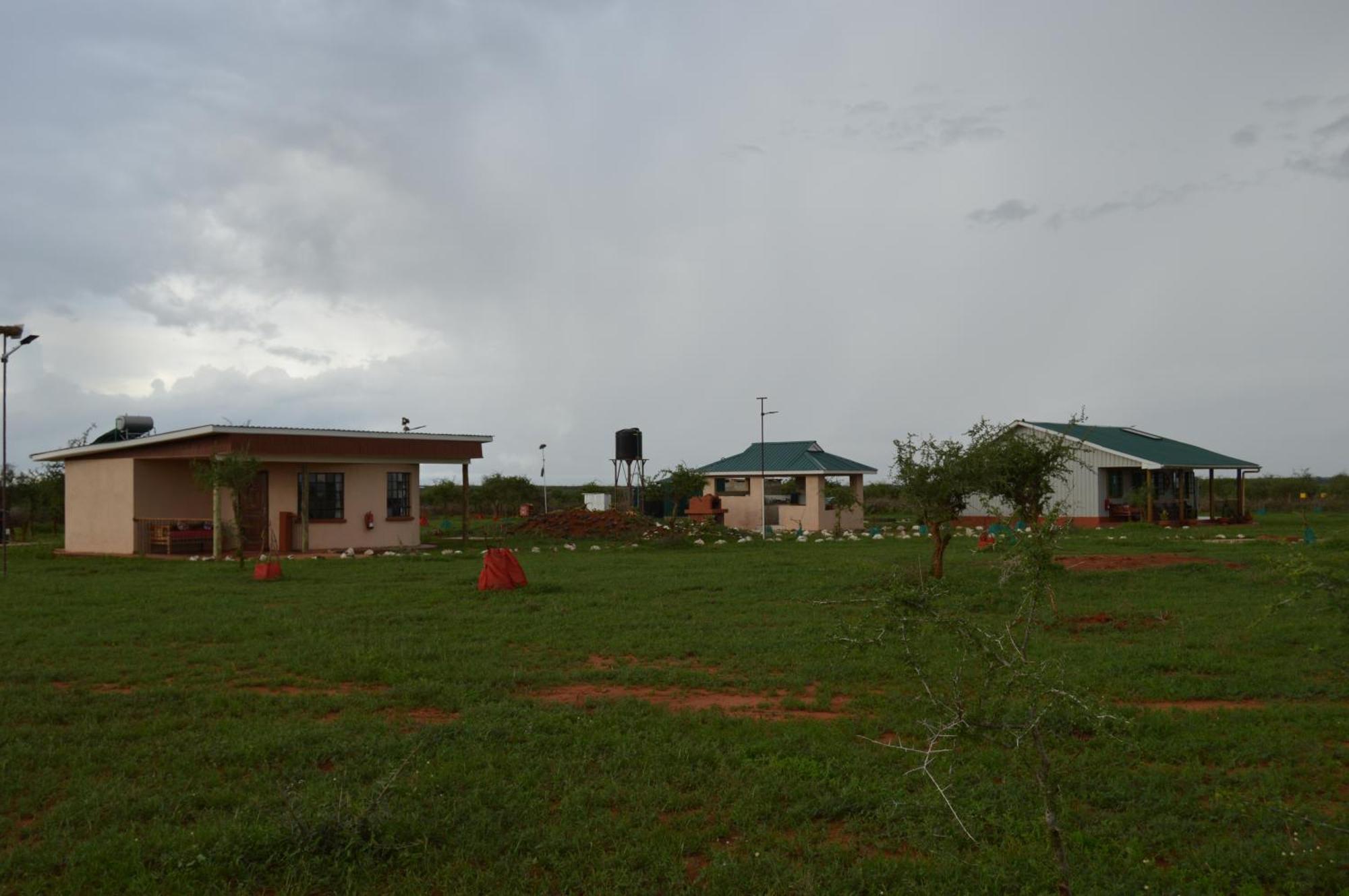 Wild Amboseli Ndovu Cottage. Exterior photo