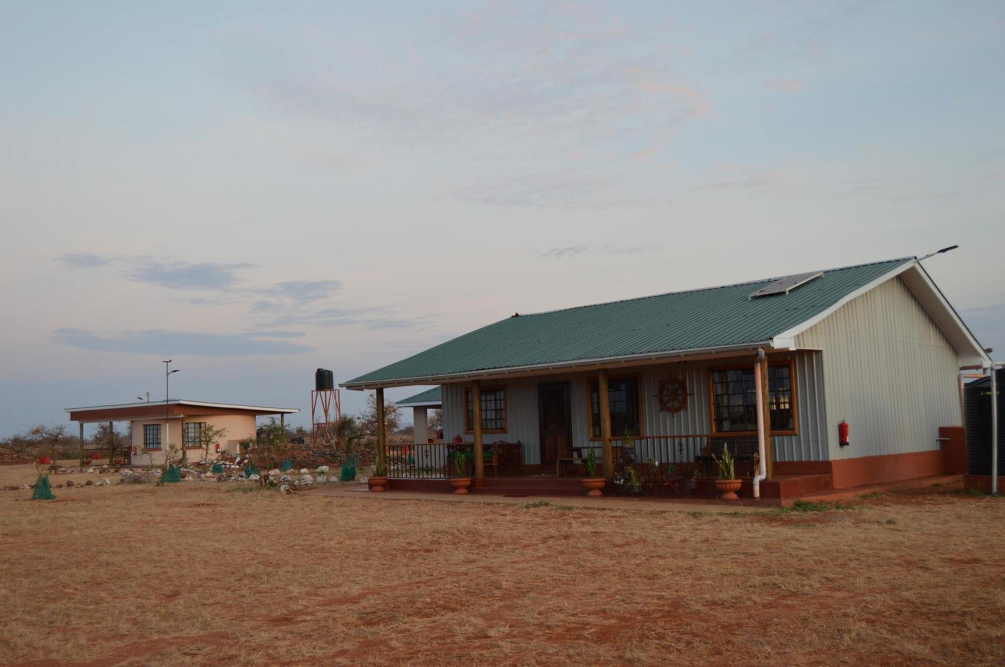 Wild Amboseli Ndovu Cottage. Exterior photo